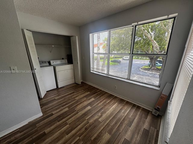 3360 N Pinewalk Drive N 1324, Margate, FL 33063