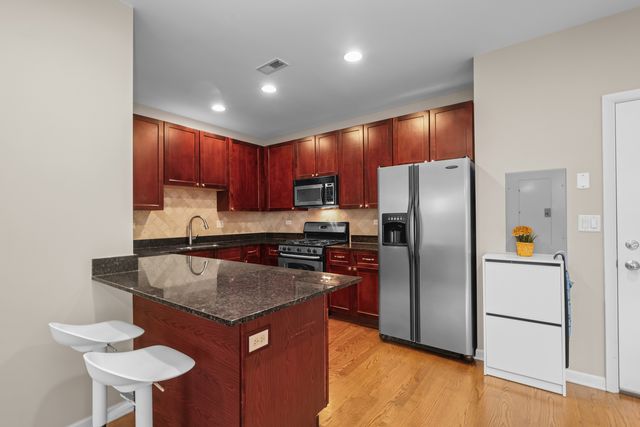 5300 N Lincoln Avenue 3C, Chicago, IL 60625