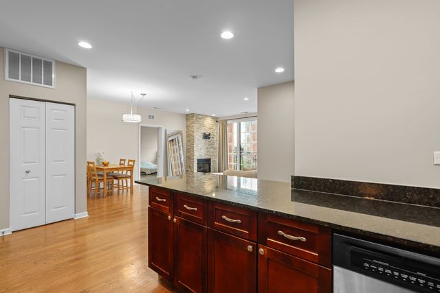 5300 N Lincoln Avenue 3C, Chicago, IL 60625