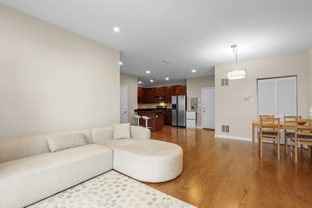 5300 N Lincoln Avenue 3C, Chicago, IL 60625