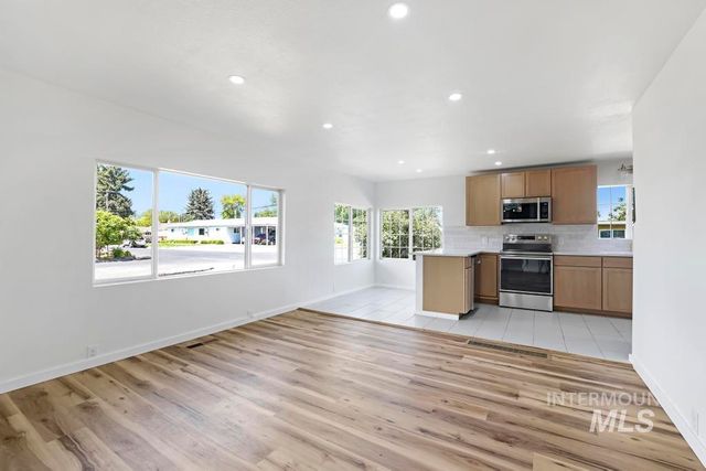 1898 Sigrid Ave, Twin Falls, ID 83301