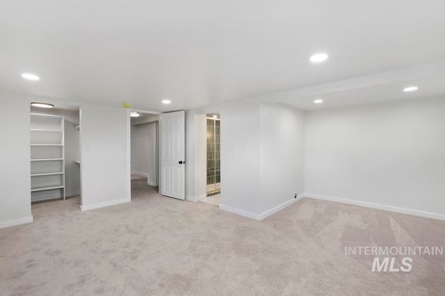 1898 Sigrid Ave, Twin Falls, ID 83301