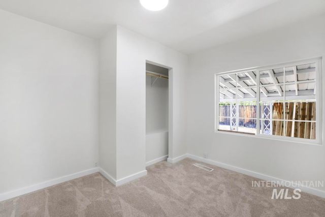 1898 Sigrid Ave, Twin Falls, ID 83301