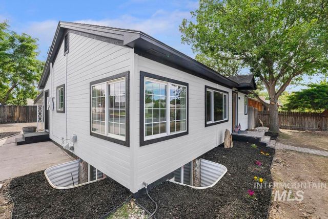 1898 Sigrid Ave, Twin Falls, ID 83301