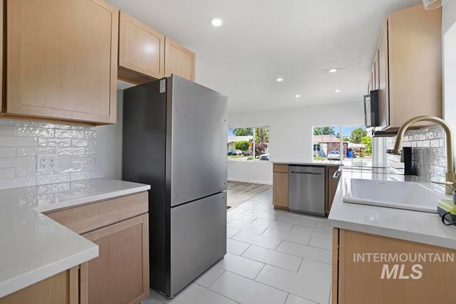 1898 Sigrid Ave, Twin Falls, ID 83301