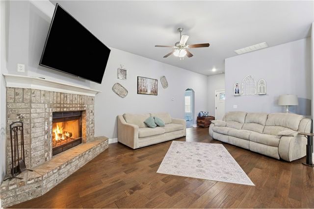 531 NW 59th Avenue, Bentonville, AR 72713