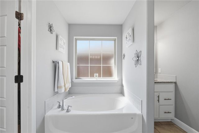 531 NW 59th Avenue, Bentonville, AR 72713