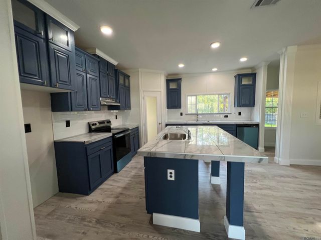 32273 Mary Ann Way, Denham Springs, LA 70006