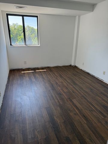 96 Old Colony Ave 355, Taunton, MA 02718