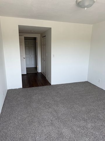 96 Old Colony Ave 355, Taunton, MA 02718