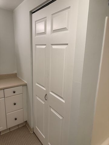 96 Old Colony Ave 355, Taunton, MA 02718