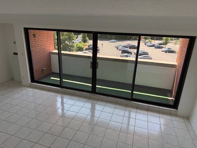 96 Old Colony Ave 355, Taunton, MA 02718