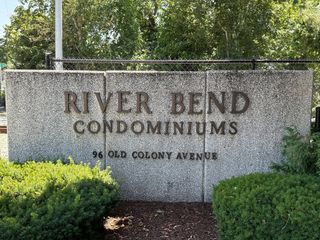 96 Old Colony Ave 355, Taunton, MA 02718