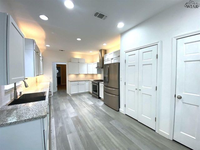 1716 ROCKRIDGE DRIVE, Wichita Falls, TX 76309