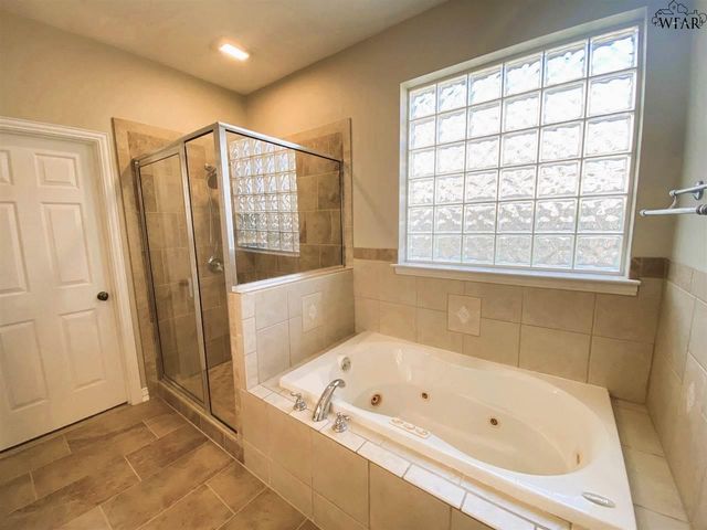 1716 ROCKRIDGE DRIVE, Wichita Falls, TX 76309