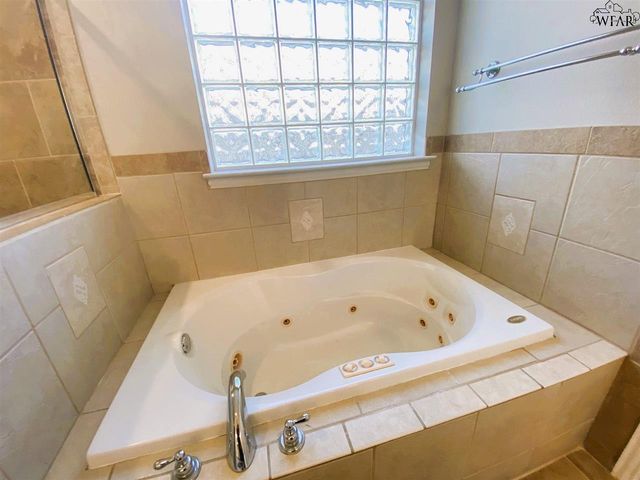 1716 ROCKRIDGE DRIVE, Wichita Falls, TX 76309