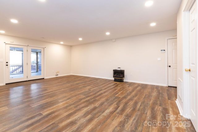 137 Warlick Road, Mills River, NC 28759