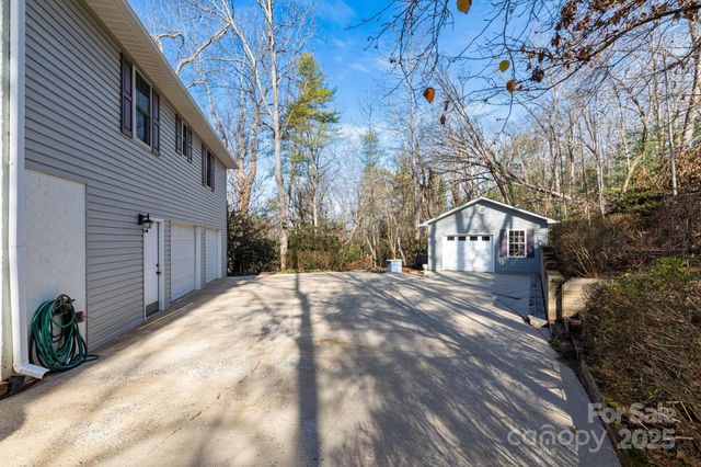 137 Warlick Road, Mills River, NC 28759
