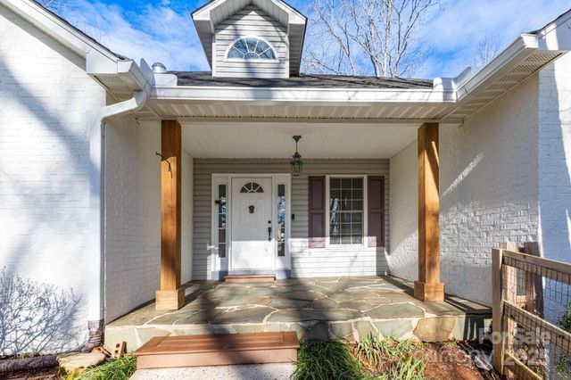 137 Warlick Road, Mills River, NC 28759