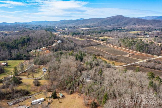 137 Warlick Road, Mills River, NC 28759