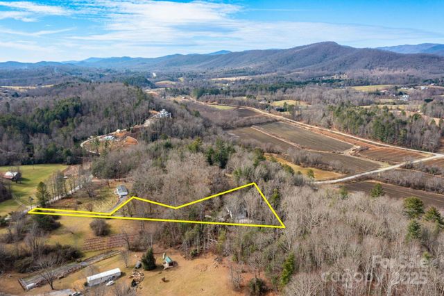 137 Warlick Road, Mills River, NC 28759