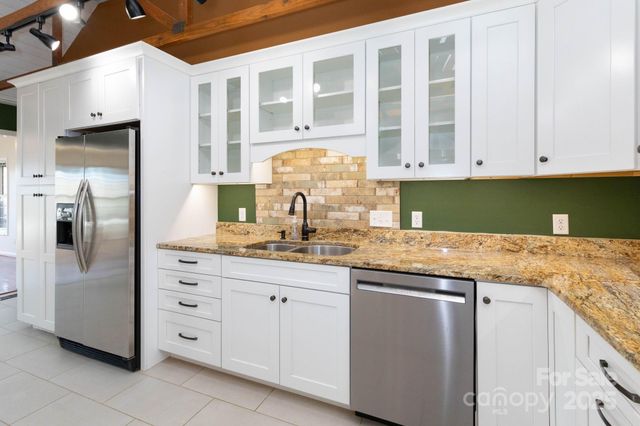 137 Warlick Road, Mills River, NC 28759