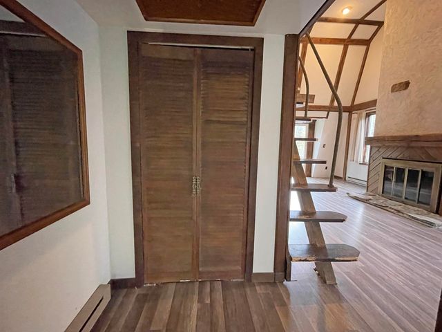33 Forrest Lane, Newfane, VT 05345