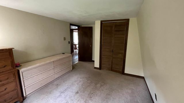 33 Forrest Lane, Newfane, VT 05345