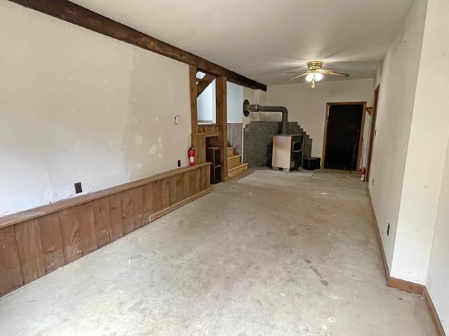 33 Forrest Lane, Newfane, VT 05345