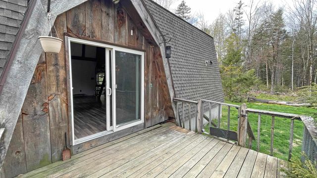 33 Forrest Lane, Newfane, VT 05345