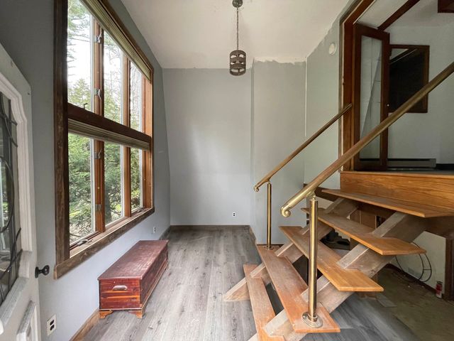 33 Forrest Lane, Newfane, VT 05345
