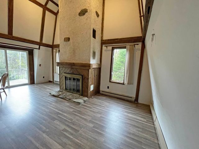 33 Forrest Lane, Newfane, VT 05345