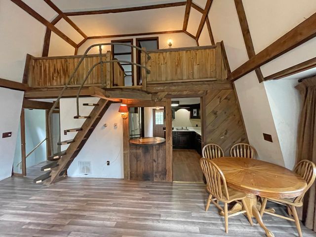 33 Forrest Lane, Newfane, VT 05345