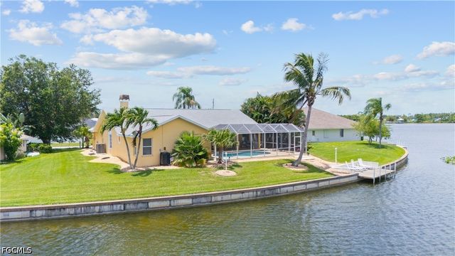102 SW 9th ST, Cape Coral, FL 33991