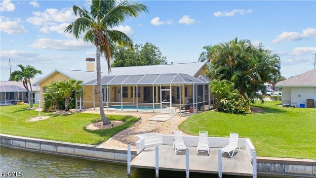 102 SW 9th ST, Cape Coral, FL 33991