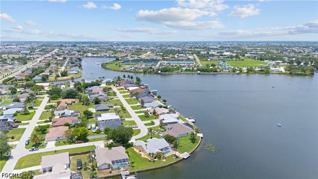 102 SW 9th ST, Cape Coral, FL 33991