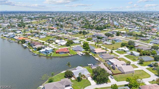 102 SW 9th ST, Cape Coral, FL 33991