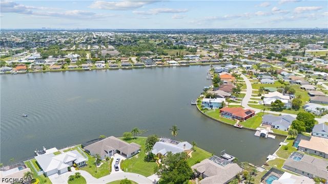 102 SW 9th ST, Cape Coral, FL 33991