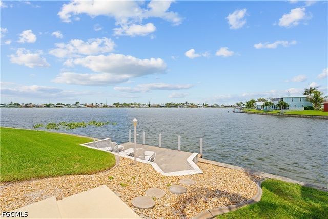 102 SW 9th ST, Cape Coral, FL 33991
