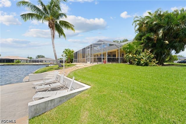 102 SW 9th ST, Cape Coral, FL 33991