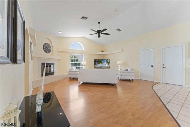 102 SW 9th ST, Cape Coral, FL 33991