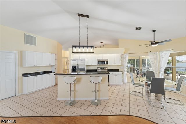 102 SW 9th ST, Cape Coral, FL 33991