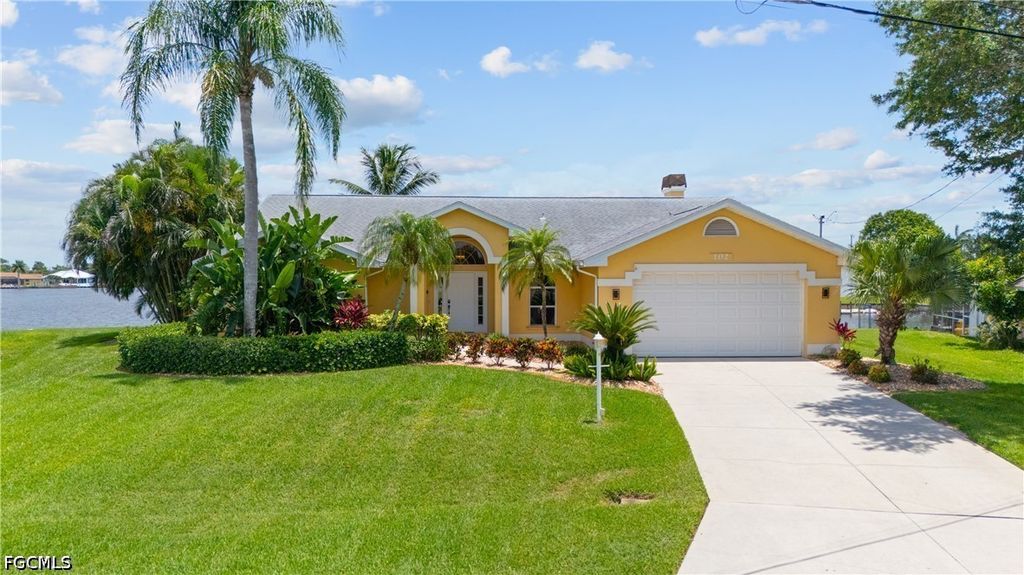 102 SW 9th ST, Cape Coral, FL 33991