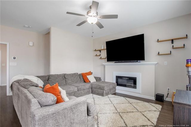 164 Ledgebrook Lane, Raeford, NC 28376