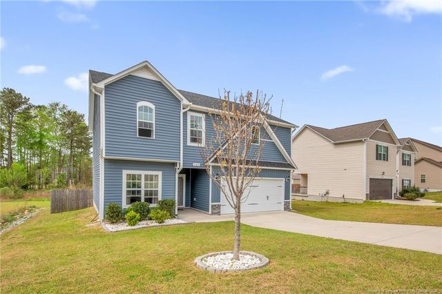 164 Ledgebrook Lane, Raeford, NC 28376