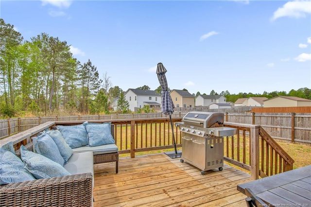164 Ledgebrook Lane, Raeford, NC 28376