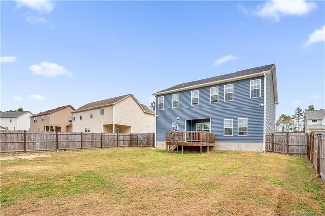 164 Ledgebrook Lane, Raeford, NC 28376
