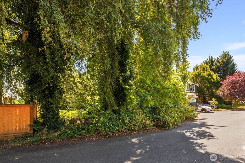 315 Lind Avenue NW, Renton, WA 98057