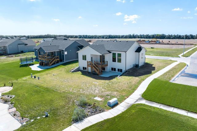 1230 W Ravendale Ln, Goddard, KS 67052
