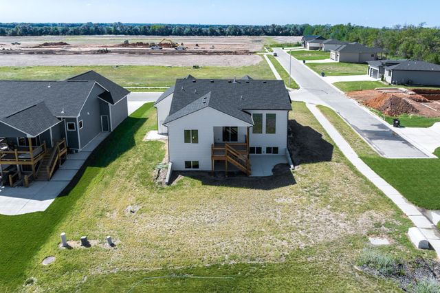 1230 W Ravendale Ln, Goddard, KS 67052